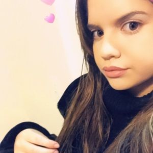 Meet your Posher, Camila